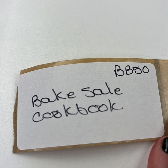 Cookbook - Bake Sale  Cookbook - Sandra Lee - Picture 9 of 9